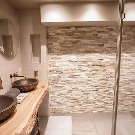 Antique Style With Patio In Center