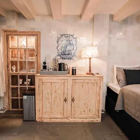 Antique Style With Patio In Center בית נופש *