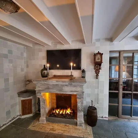 בית נופש Antique Style With Patio In Center *
